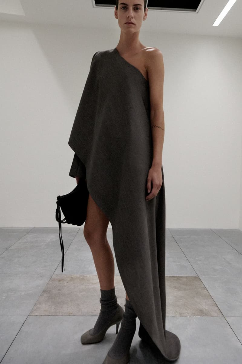 Phoebe Philo 全新系列「B」:總是懂女人愛的慵懶時髦,第一波才上架就開始斷碼!