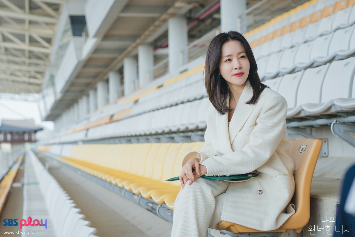 一週職場穿搭:《我的完美秘書》韓志旼霸氣女 CEO 穿搭,輕鬆展現精英感!