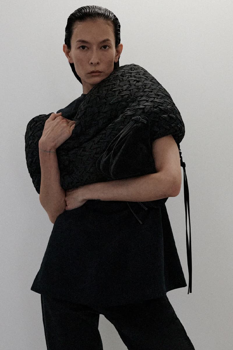 Phoebe Philo 全新系列「B」:總是懂女人愛的慵懶時髦,第一波才上架就開始斷碼!