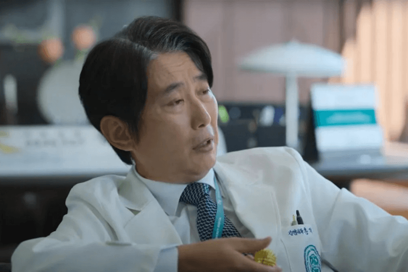 Netflix《外傷重症中心》劇情解析:朱智勛飾演的「瘋狗醫生」真有其人!第二季消息指日可待?