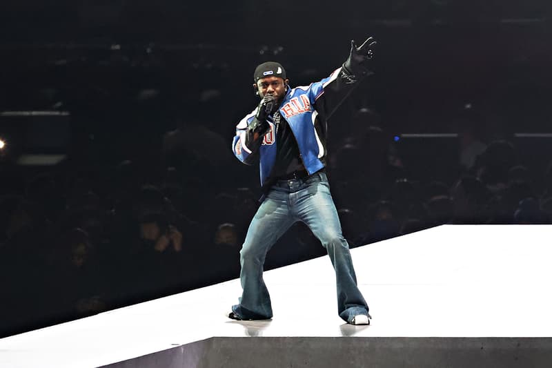 是什麼神奇魔法?Kendrick Lamar 在表演時穿的原來是 Celine 29 吋女裝牛仔褲,原屬 Timothée Chalamet!