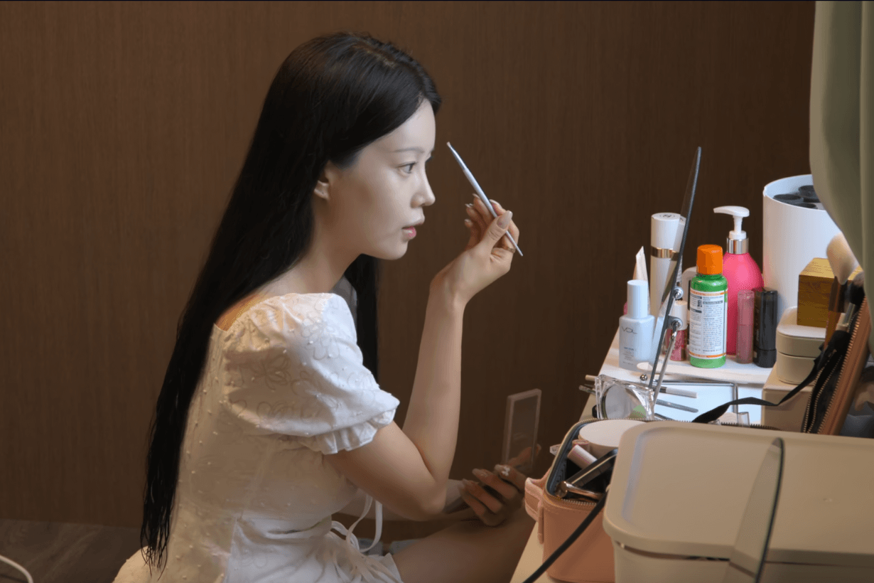 Korean Girl makeup Netflix singles inferno 4 girl Cast table