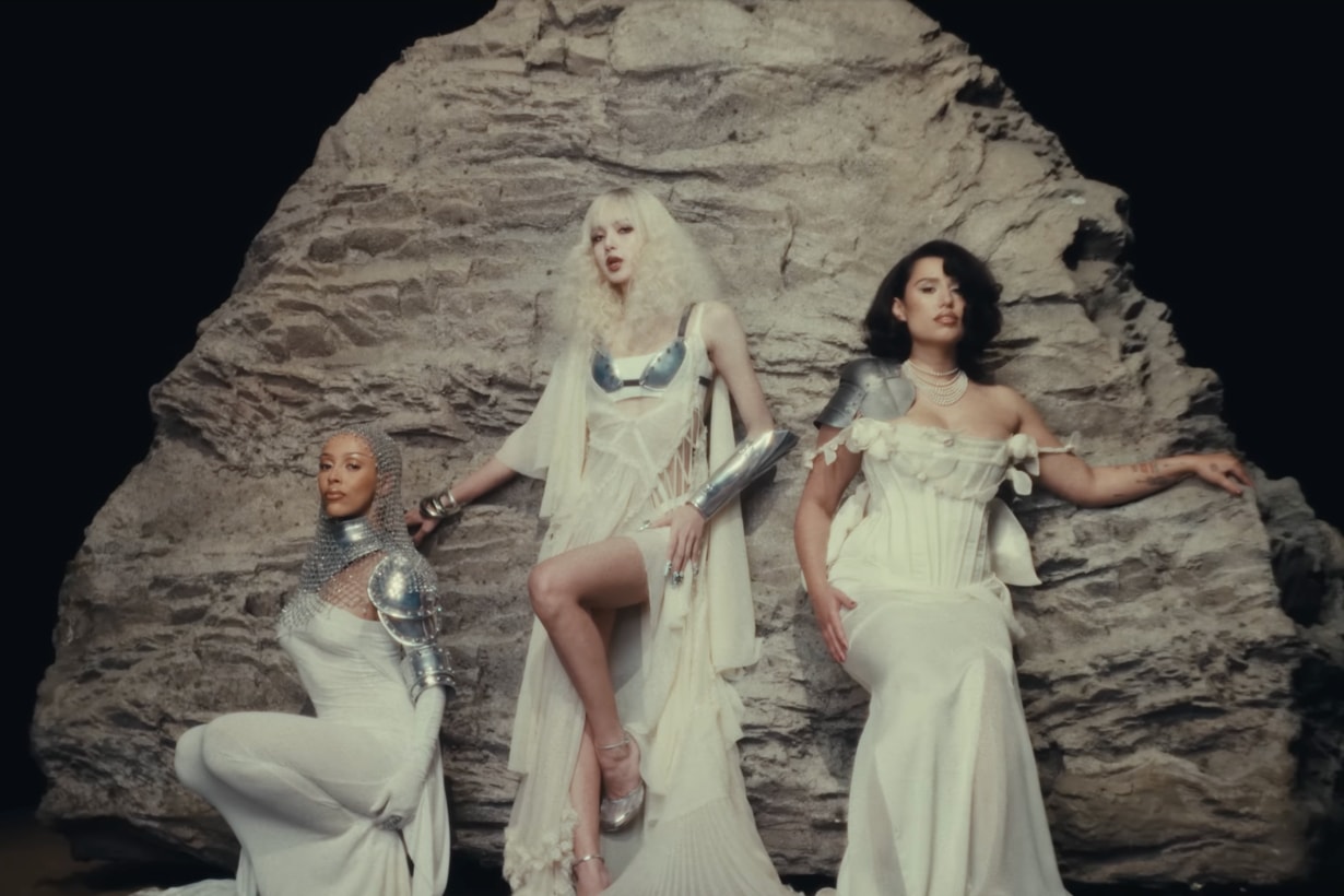 Lisa 與 Doja Cat 和 RAYE 合作《Born Again》,5 套造型美出新高度!