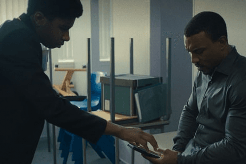 《混沌少年時》解密青少年暗語文化：紅藥丸、彩色愛心...你真的懂這些 emoji 背後的真正意義嗎？