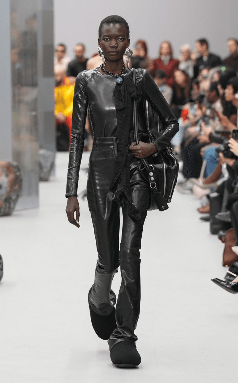 Acne Studios 2025 fall winter PFW paris fashion week runway