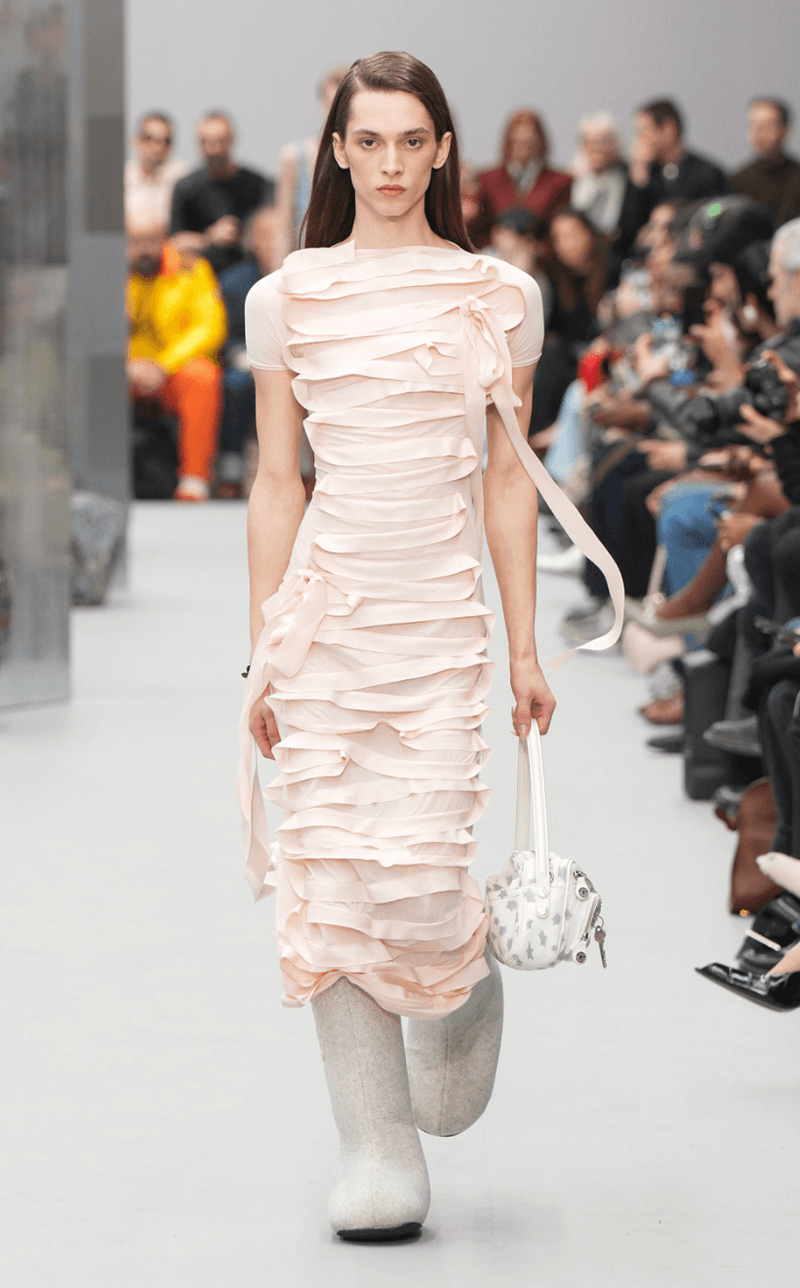 Acne Studios 2025 fall winter PFW paris fashion week runway