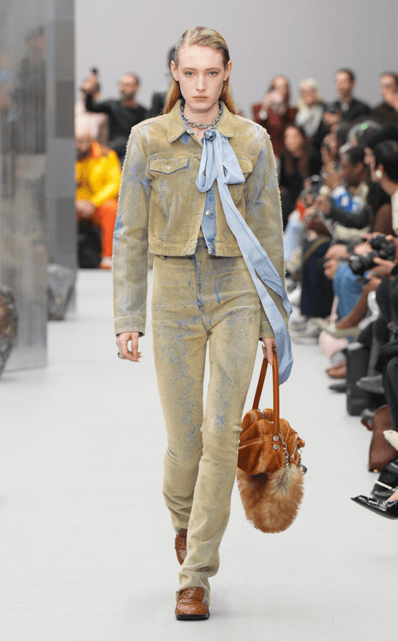 Acne Studios 2025 fall winter PFW paris fashion week runway