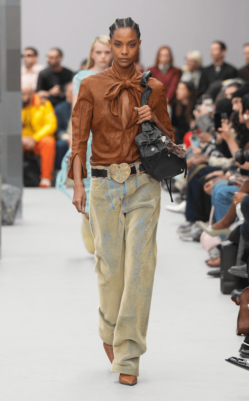 Acne Studios 2025 fall winter PFW paris fashion week runway