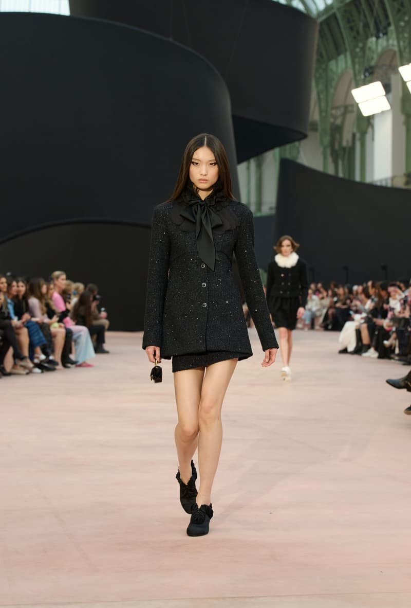 chanel 2024 fall winter paris fashion runway highlight online