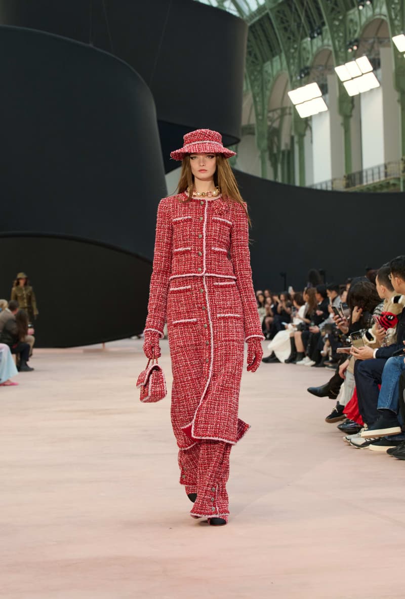 chanel 2024 fall winter paris fashion runway highlight online