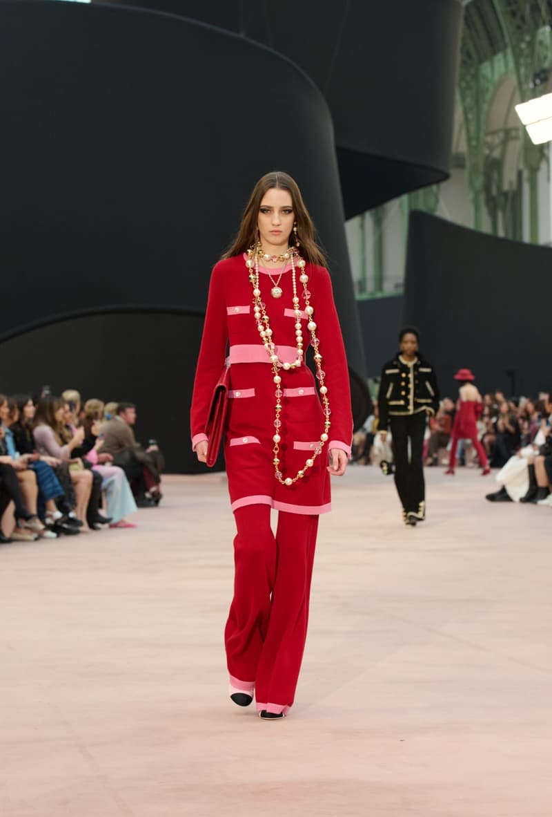 chanel 2024 fall winter paris fashion runway highlight online