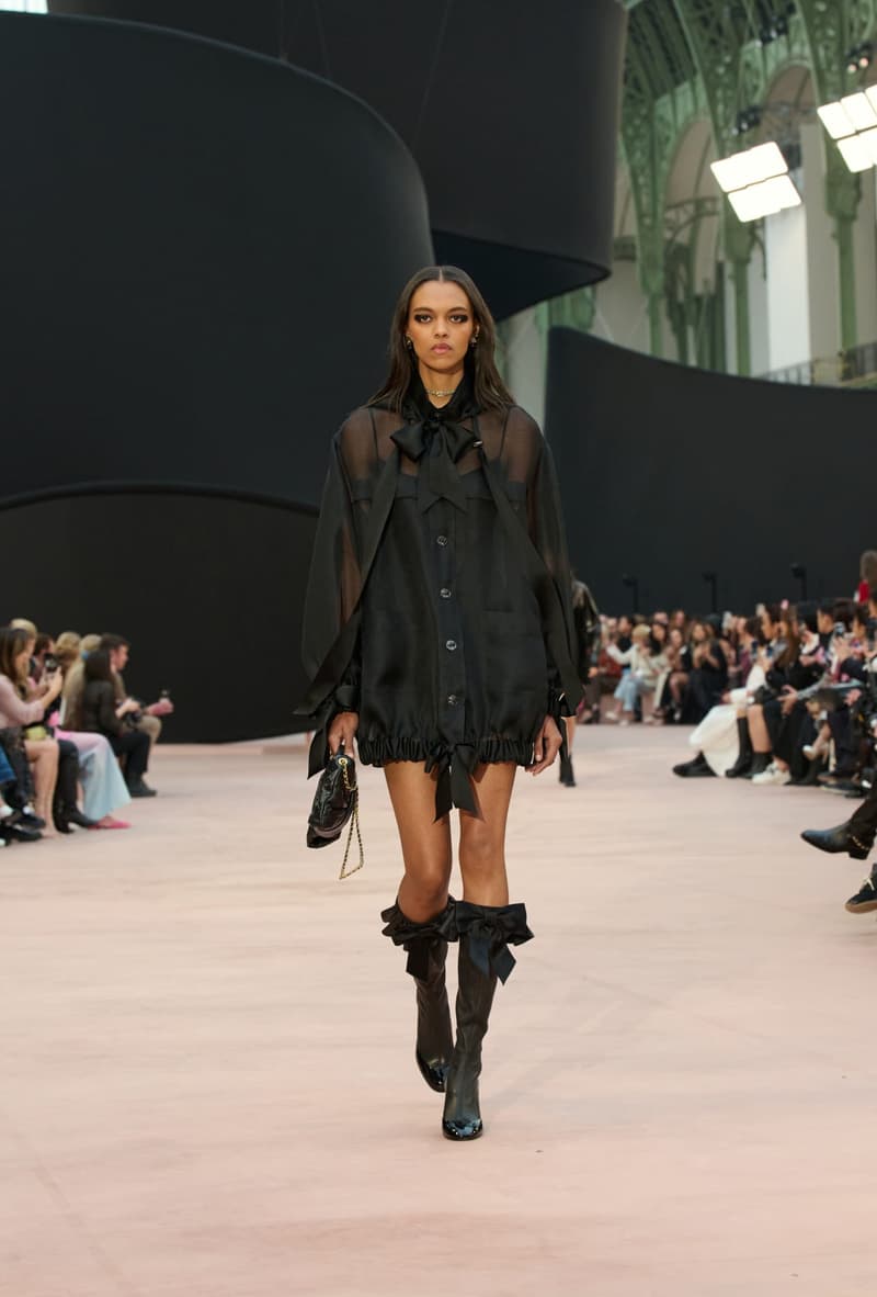 chanel 2024 fall winter paris fashion runway highlight online