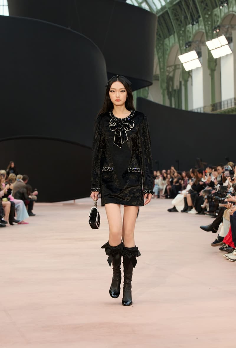 chanel 2024 fall winter paris fashion runway highlight online