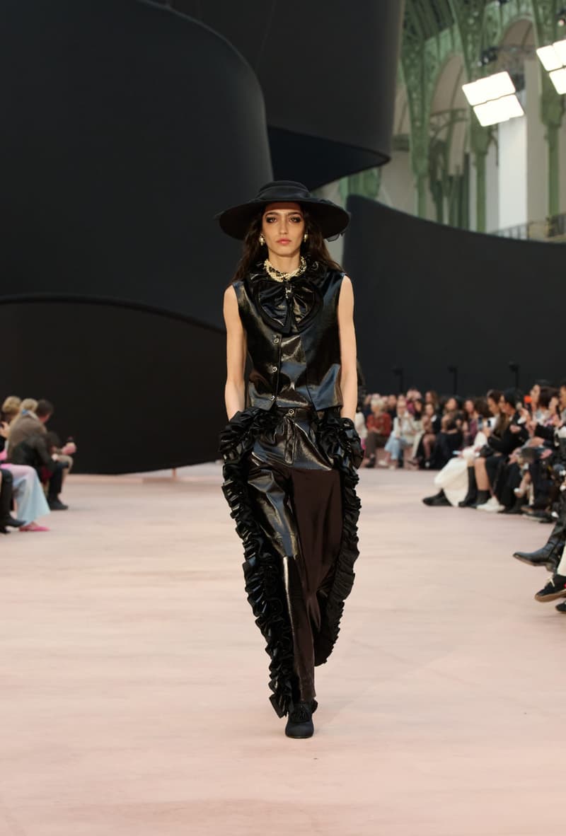 chanel 2024 fall winter paris fashion runway highlight online