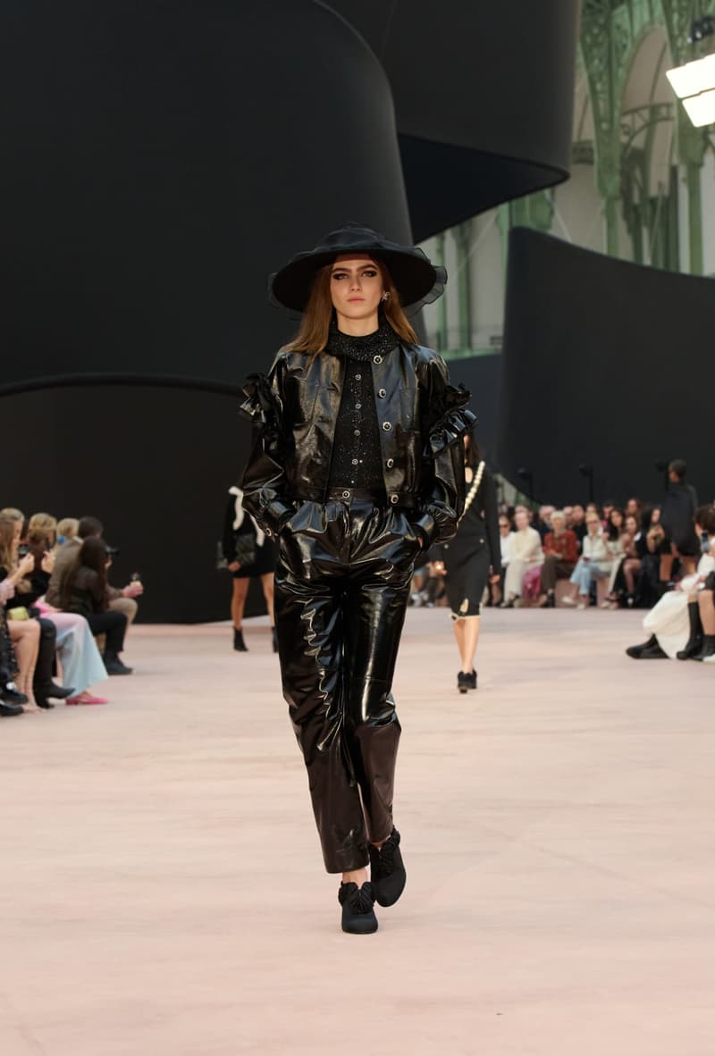 chanel 2024 fall winter paris fashion runway highlight online