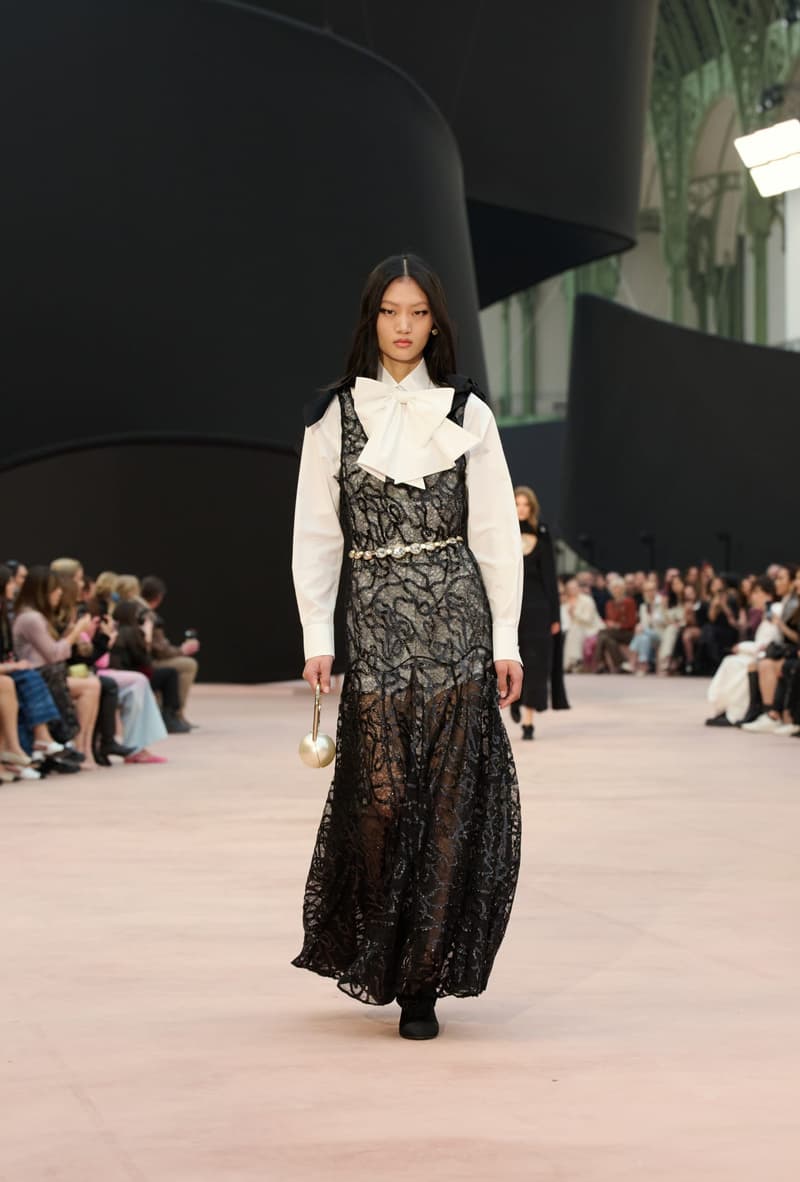 chanel 2024 fall winter paris fashion runway highlight online