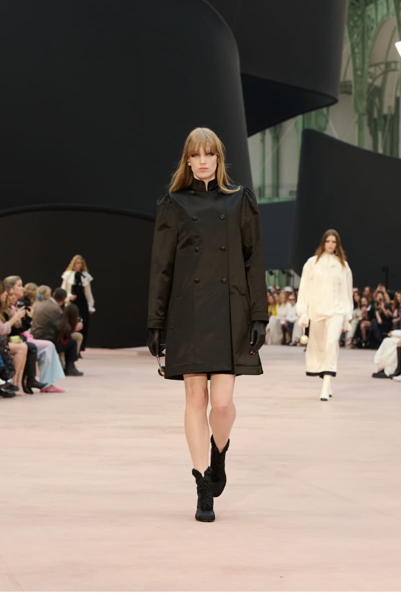 chanel 2024 fall winter paris fashion runway highlight online