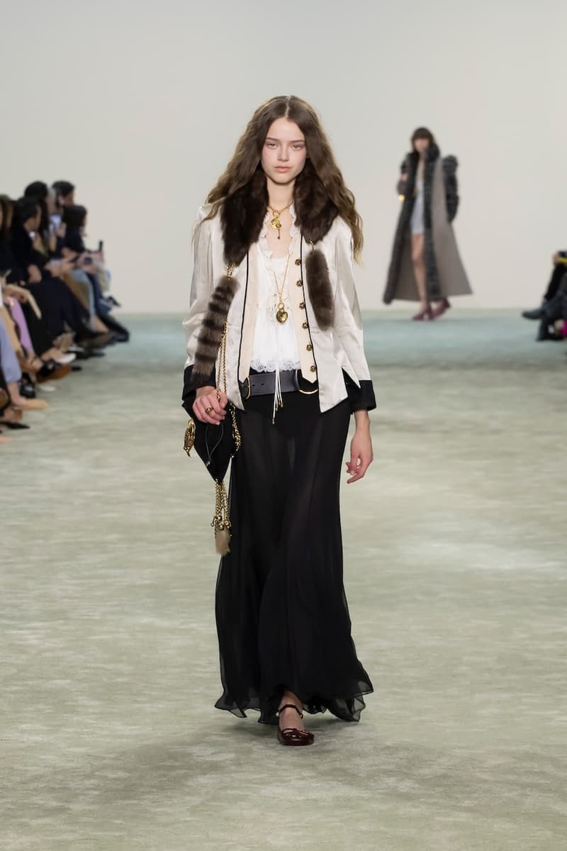 Chloé 2025 fall winter runway paris pfw Chemena Kamali detail