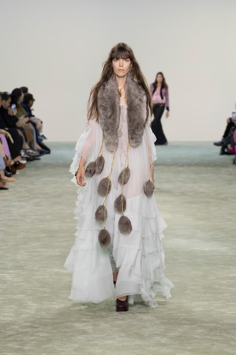 Chloé 2025 fall winter runway paris pfw Chemena Kamali detail