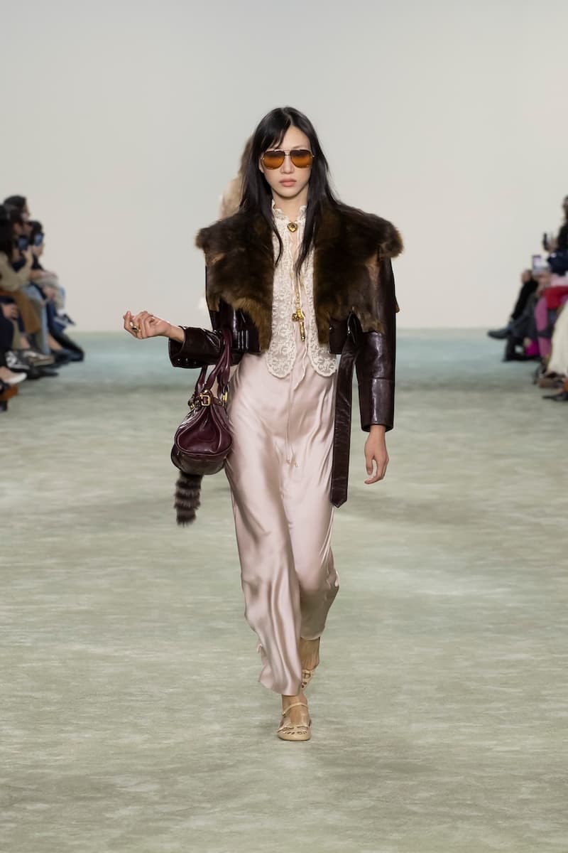 Chloé 2025 fall winter runway paris pfw Chemena Kamali detail