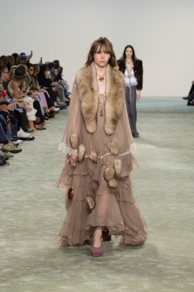 Chloé 2025 fall winter runway paris pfw Chemena Kamali detail