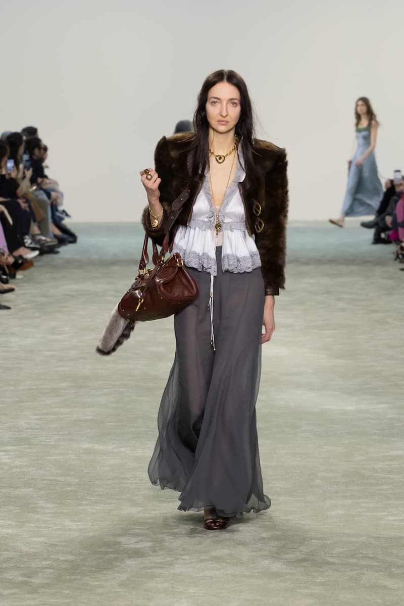 Chloé 2025 fall winter runway paris pfw Chemena Kamali detail