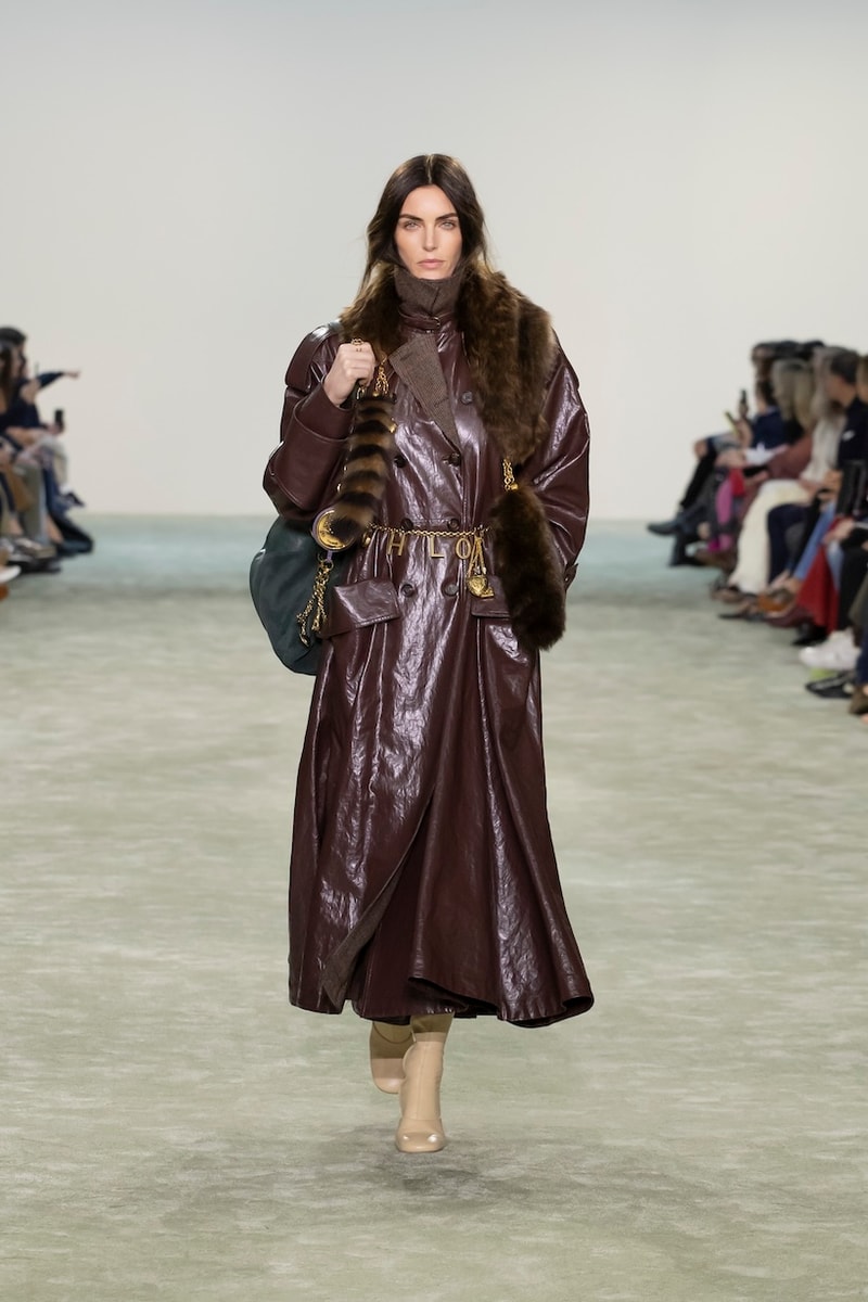 Chloé 2025 fall winter runway paris pfw Chemena Kamali detail