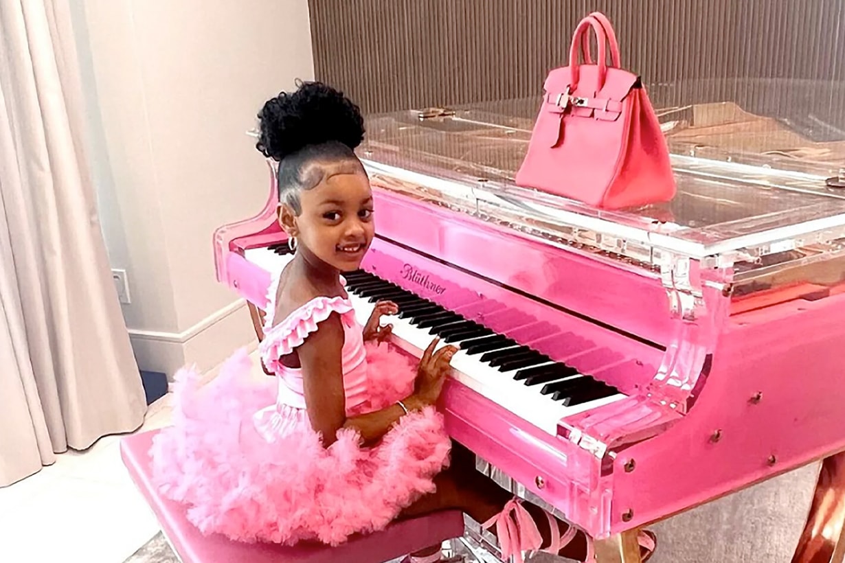 Cardi B Hermès Kelly Daughter Drawn Heart instagram story