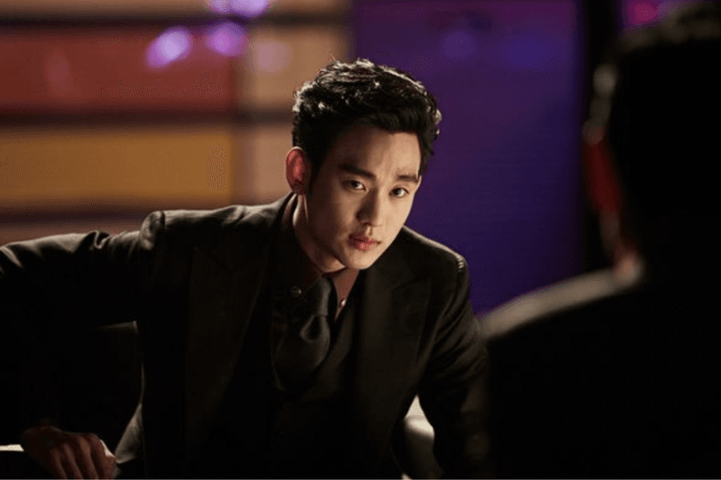 事件越演越烈：雪莉離世也和他有關？金秀賢遭爆逼女星拍裸戲，親自開記者會滅火卻不準提問