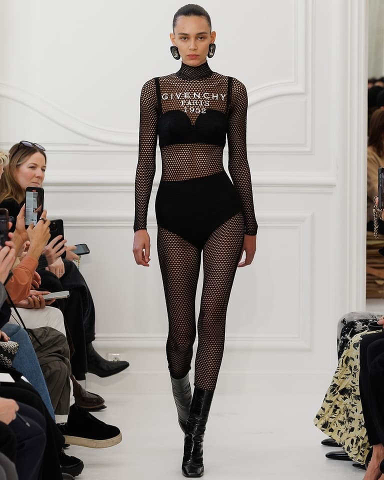 givenchy sarah burton 2025 fall winter paris runway looks