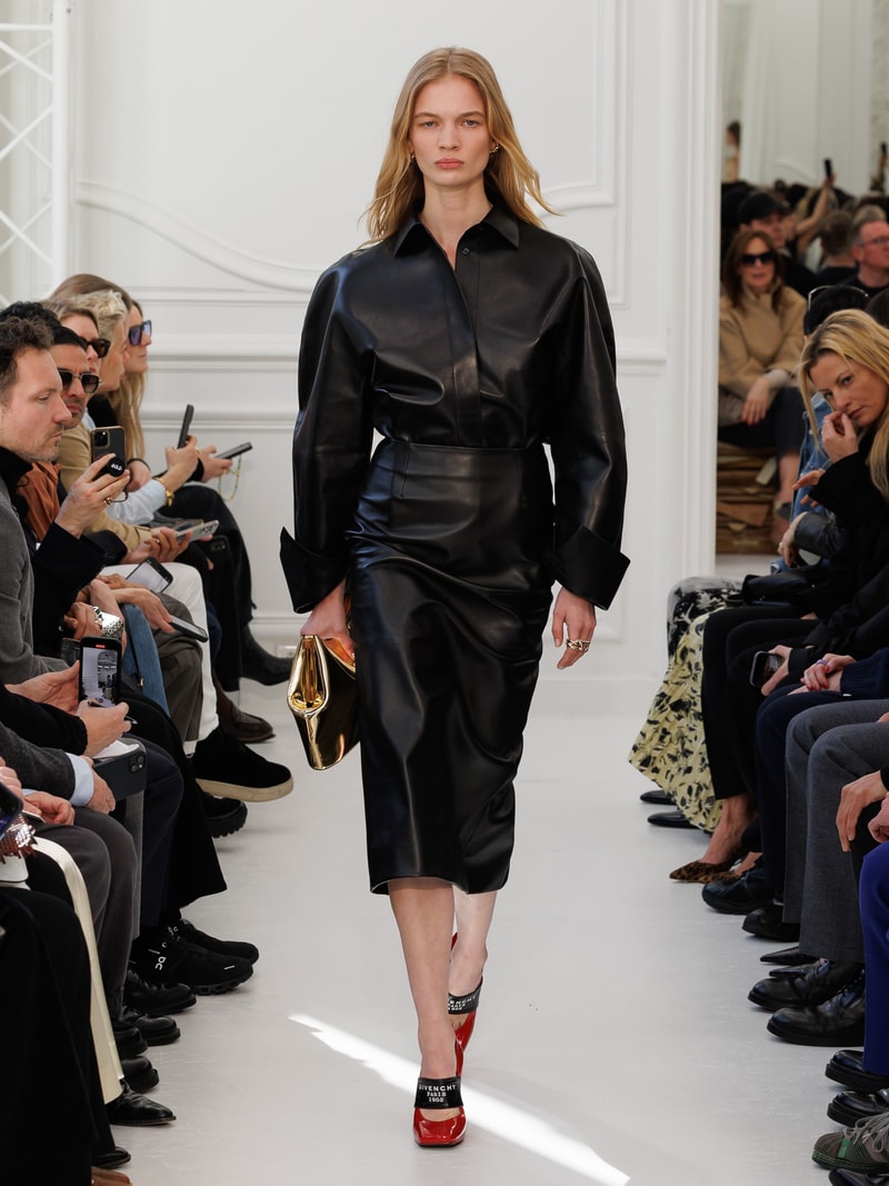 givenchy sarah burton 2025 fall winter paris runway looks