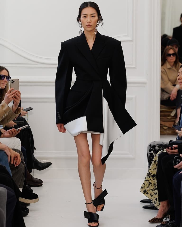 givenchy sarah burton 2025 fall winter paris runway looks