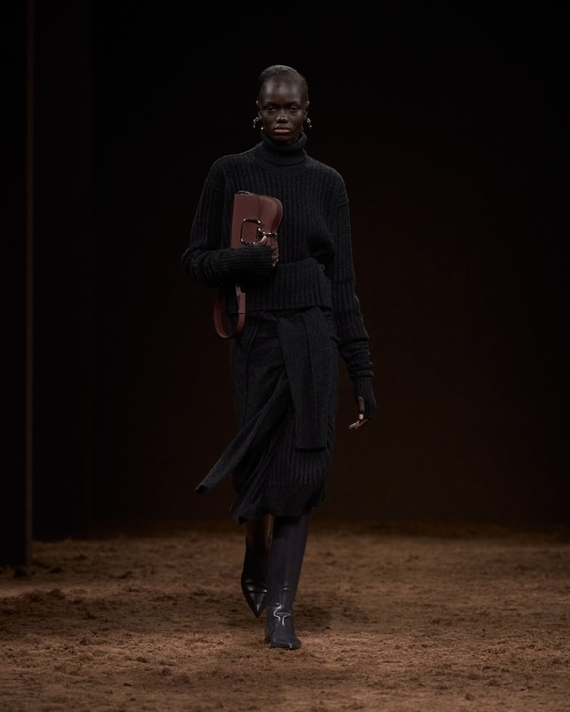 Hermès 2025 fall winter paris fashion runway detail handbags show