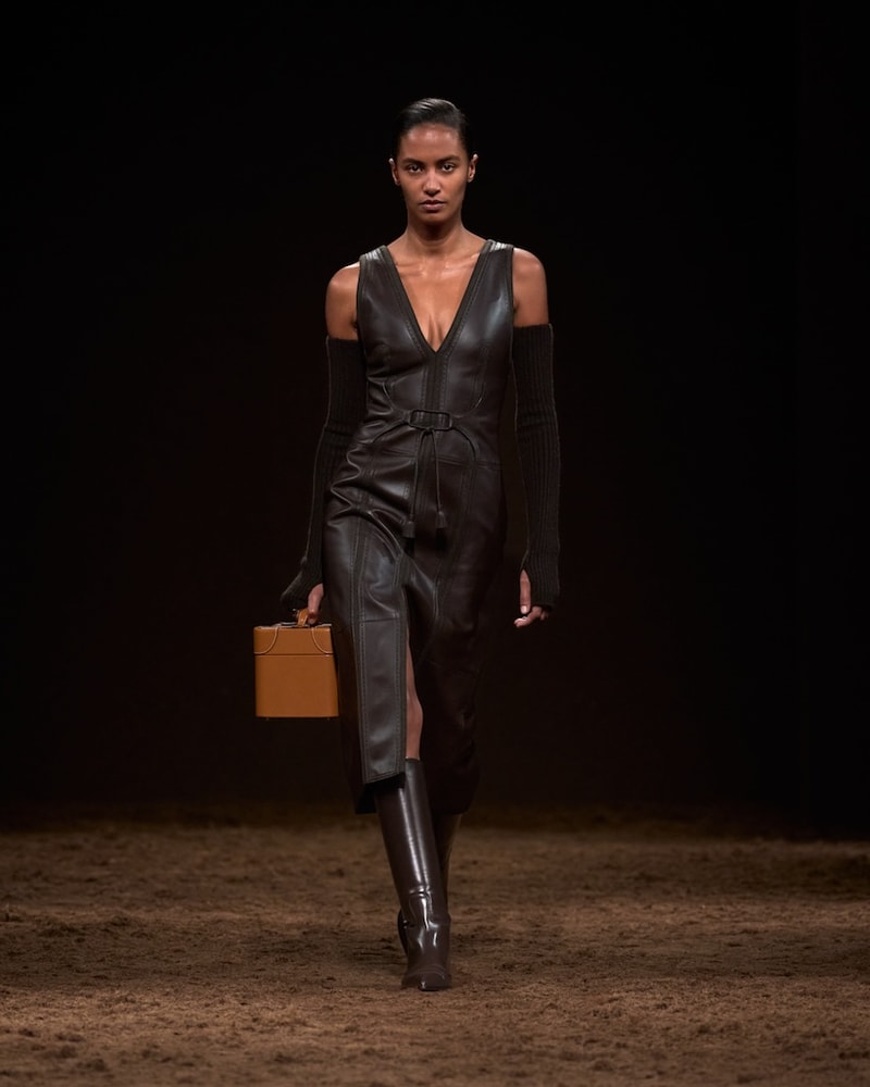 Hermès 2025 fall winter paris fashion runway detail handbags show