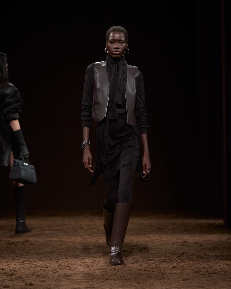 Hermès 2025 fall winter paris fashion runway detail handbags show
