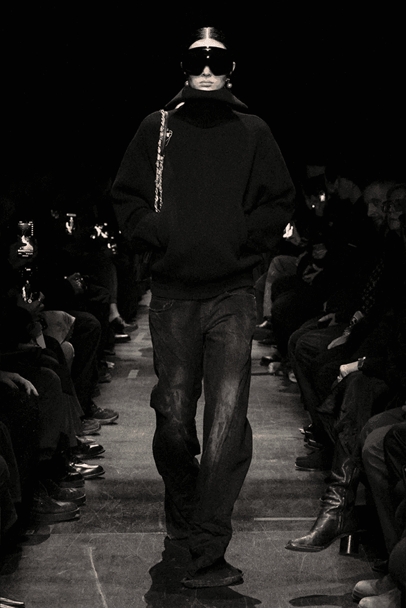 balenciaga FW25 runway-18