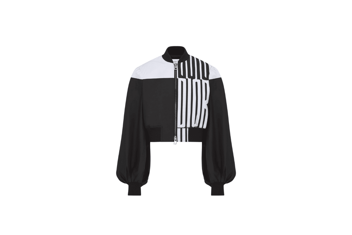 Jisoo airport style in Dior Shumon Keychain