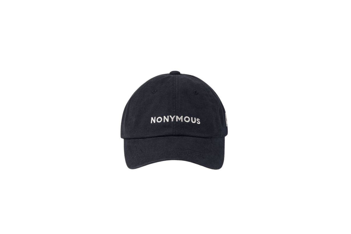 Jisoo airport style in Dior Shumon Keychain