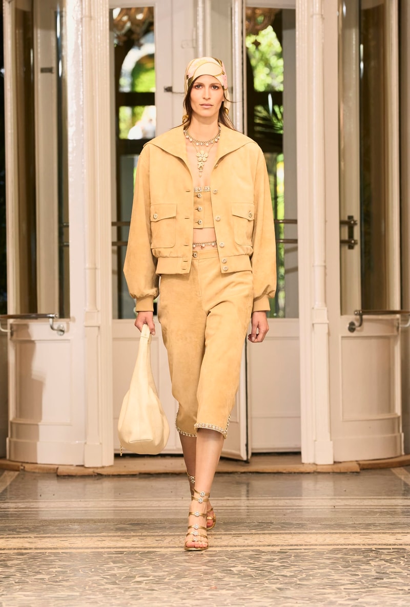 chanel 2025/26 Cruise lake como hightlight runway details looks italy story