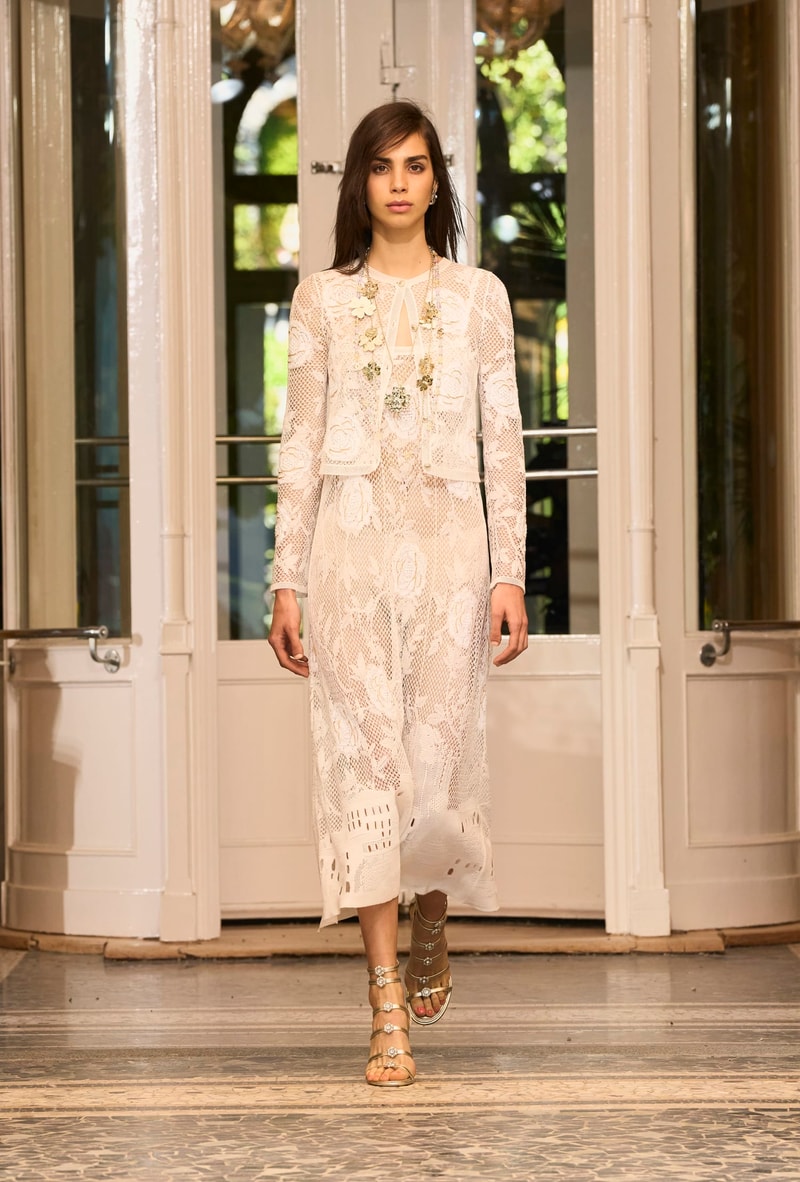 chanel 2025/26 Cruise lake como hightlight runway details looks italy story