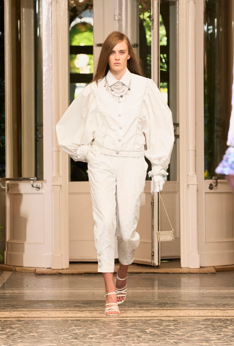 chanel 2025/26 Cruise lake como hightlight runway details looks italy story