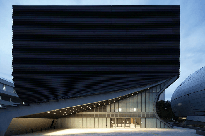 值得期待的首爾新地標:城市裡的一座巨大相機,即將在 5 月開幕的攝影美術館!