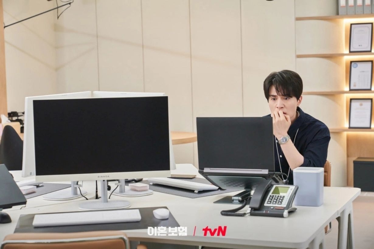 The Divorce Insurance Lee Dong Wook Lee Joo Been Lee Kwang Soo Lee Da hee Korean Drama