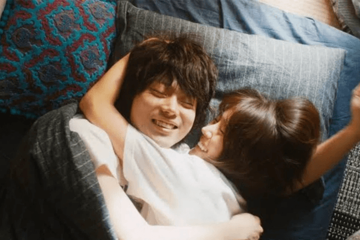 沒有轟轟烈烈卻也刻骨銘心:《花束般的戀愛》重映,為什麼大家看著看著就哭了?