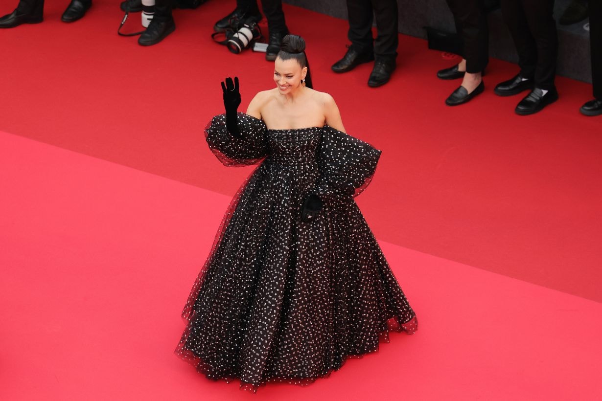 2025 festival de cannes 78th Red Carpet Bella Hadid Julia Garner Black dress