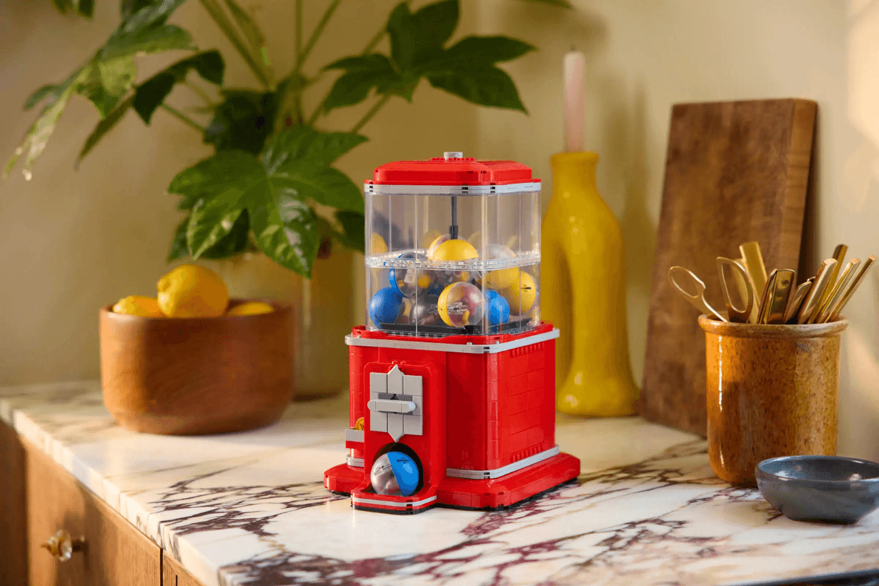 LEGO Ideas Minifigure Vending Machine 21358