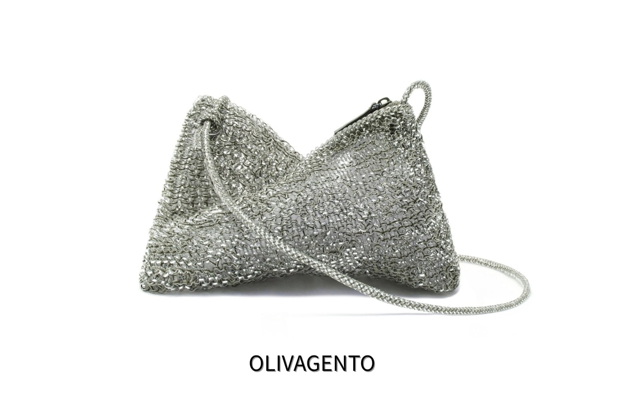 LE SSERAFIM 隊長 Kim Chaewon 也背了 ANTEPRIMA 的 Wirebag！