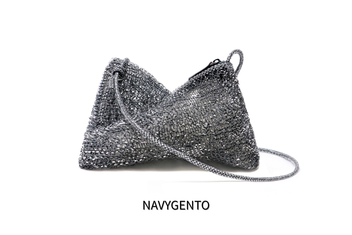 LE SSERAFIM 隊長 Kim Chaewon 也背了 ANTEPRIMA 的 Wirebag！