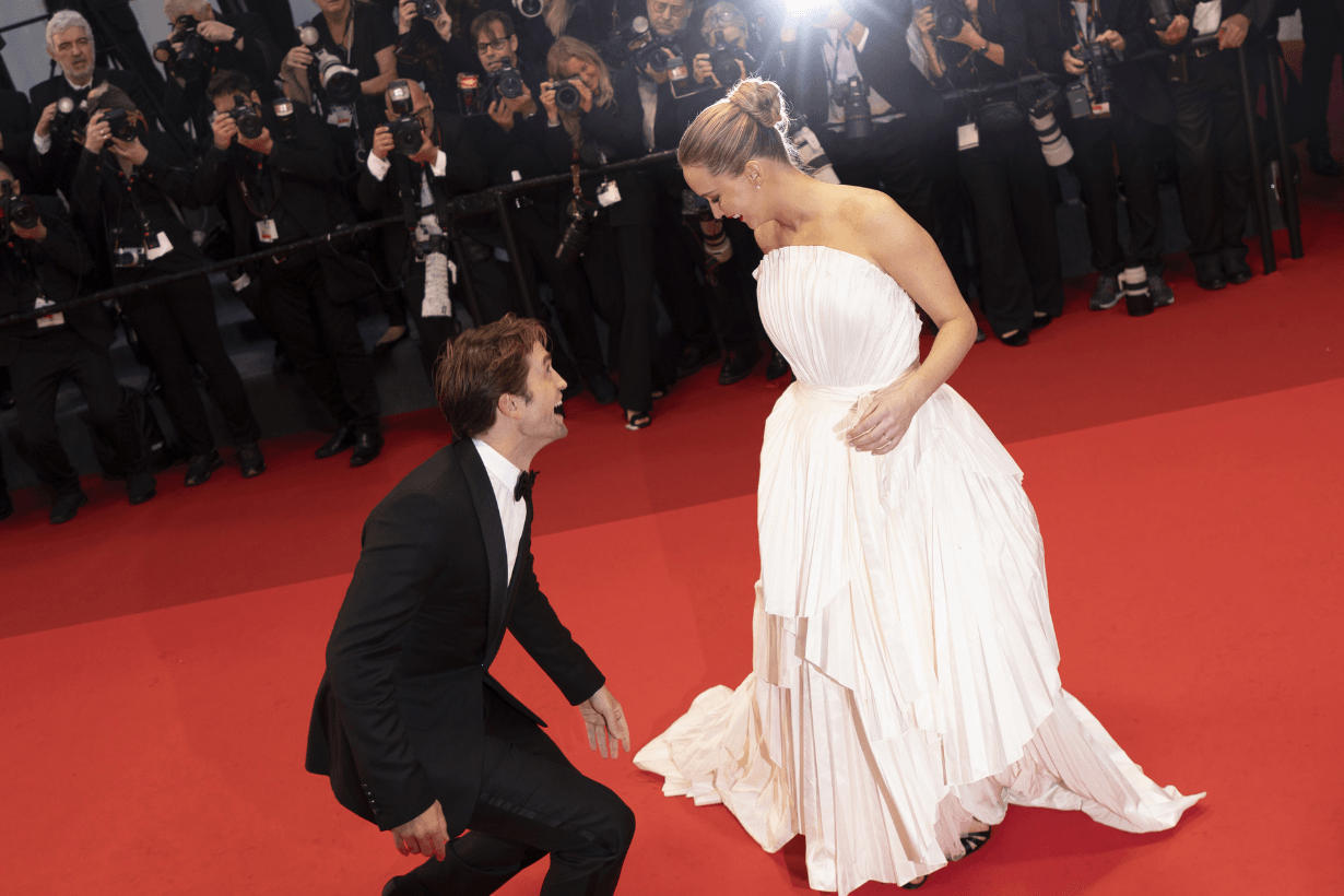 Festival de Cannes 2025 Jennifer Lawrence Robert Pattinson Die My Love Red Carpet