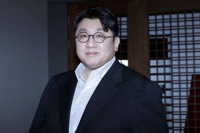 「防彈少年團之父」會被判終生監禁？HYBE 房時爀陷入 4000 億詐欺案！